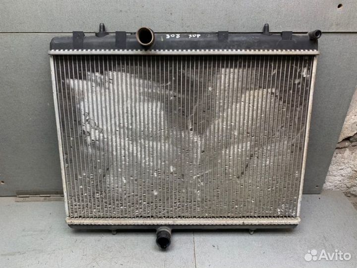Радиатор охлаждения Peugeot 308 хэтчбек 1.6 EP6
