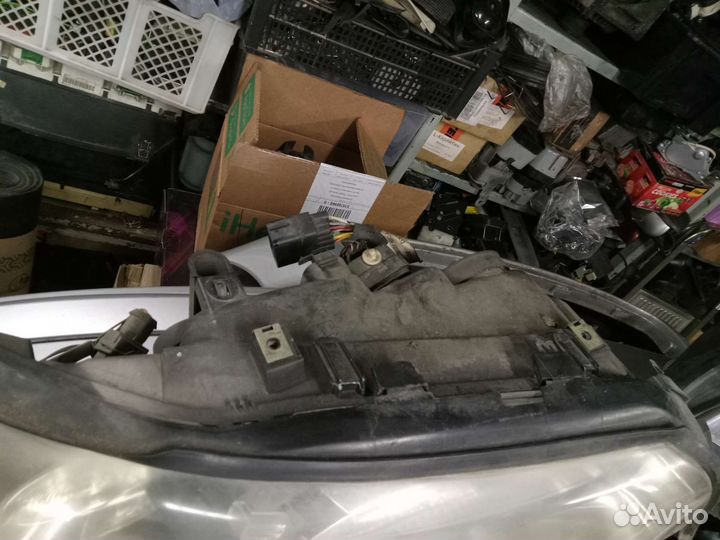 Фара левая фара правая volvo S60 v70 xc70 ксенон