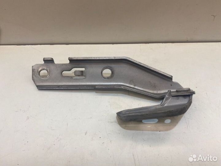 Петля капота передняя правая Audi A6 C6 2.0 2008