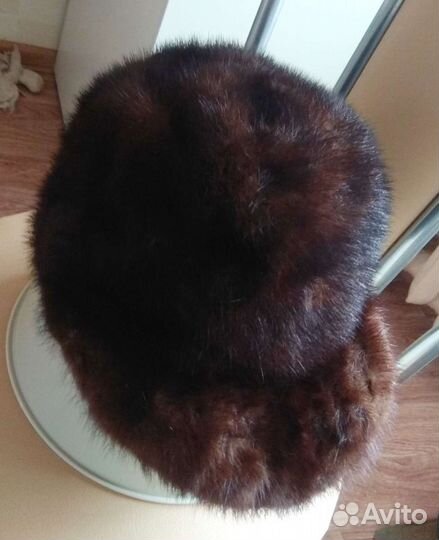 Норковая шапка с козырьком