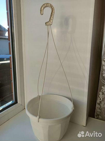 Кашпо для цветов подвесное