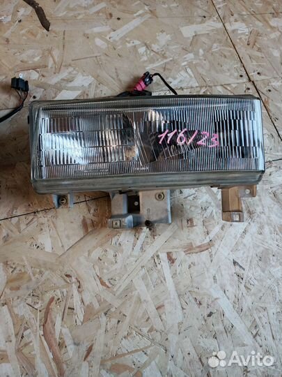 Продам б/п фары Митсубиси картер