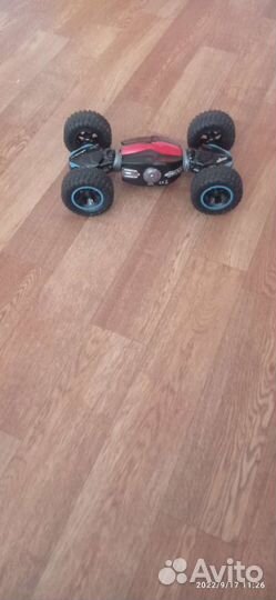 Машинка на радиоуправлении внедорожник