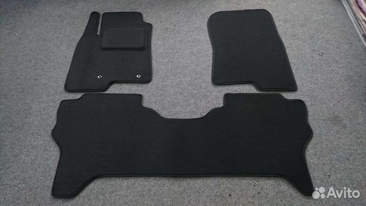 Автоковрики Mitsubishi Pajero 4