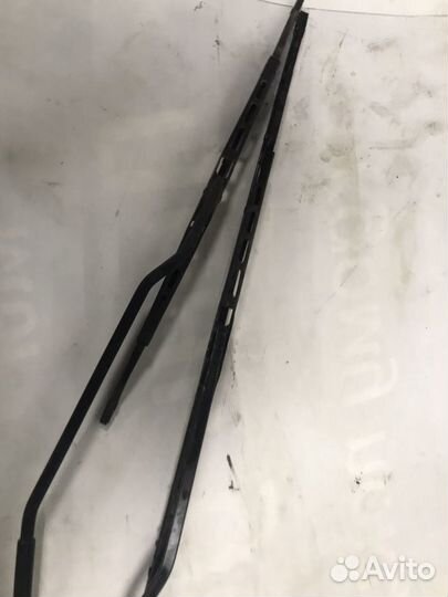 Поводки передних дворников Peugeot 206