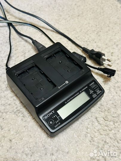 Зарядное устройство Sony AC-VQ900AM