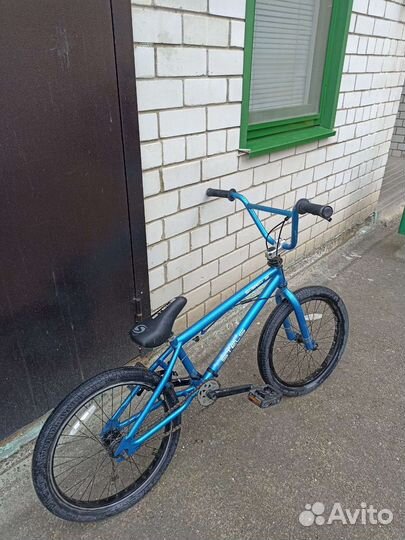 Трюковой велосипед BMX