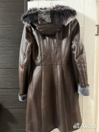 Продаю кожаную дубленку с натуральным мехом