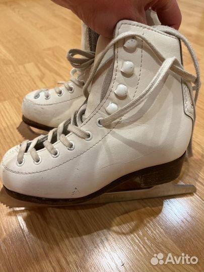 Фигурные коньки wifa 28