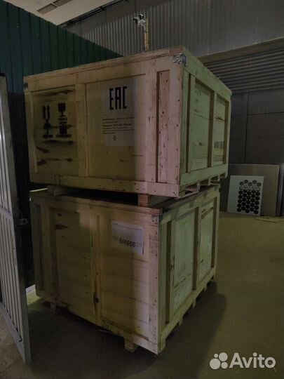 Деревянный ящик с крышкой