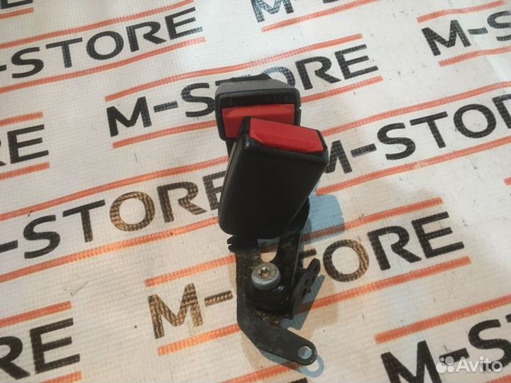 Замок ремня безопасности задний Mercedes-Benz