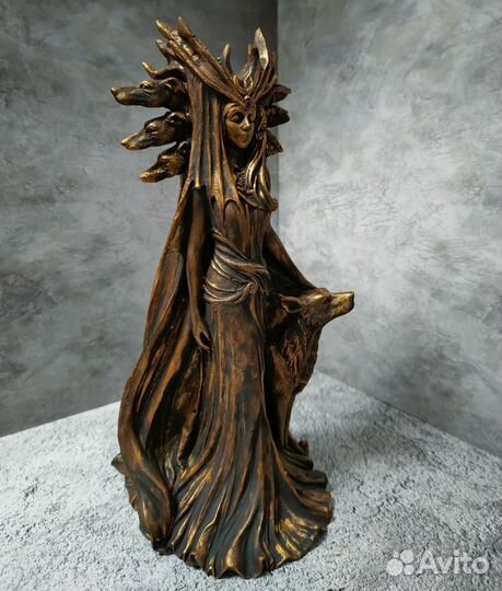 Статуэтка гипсовая богиня Геката