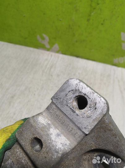 Кронштейн кпп левый Шкода Октавия А4