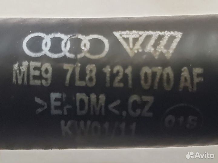 Патрубок системы охлаждения Audi Q7 4L 3.0