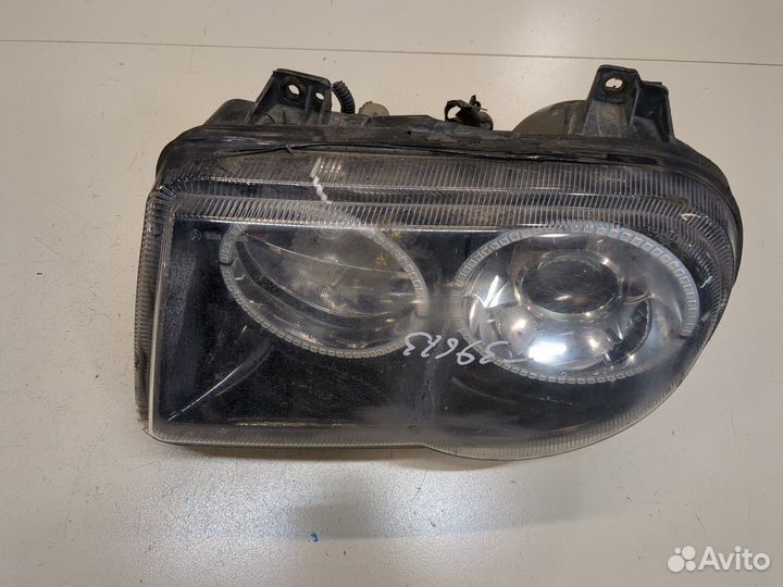 Фара (передняя) Chrysler 300C, 2007