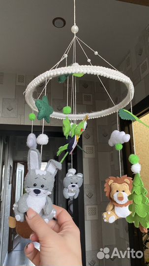 Мобиль на кроватку из фетра