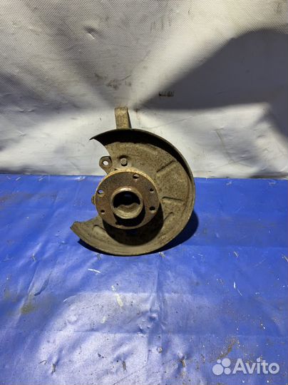 Кулак поворотный левый ваз 2110