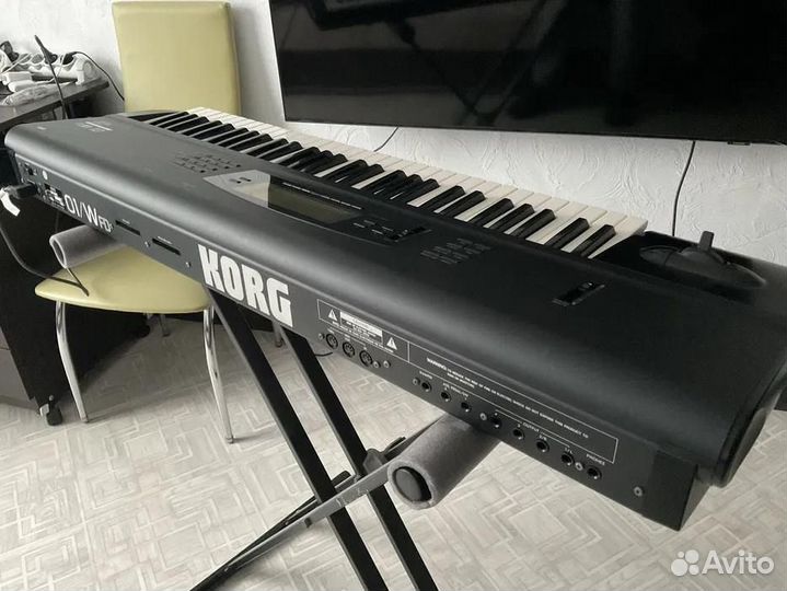Продается синтезатор Korg 01/Wfd
