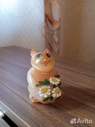 Сувенирные фигурки - рыбки, кошки