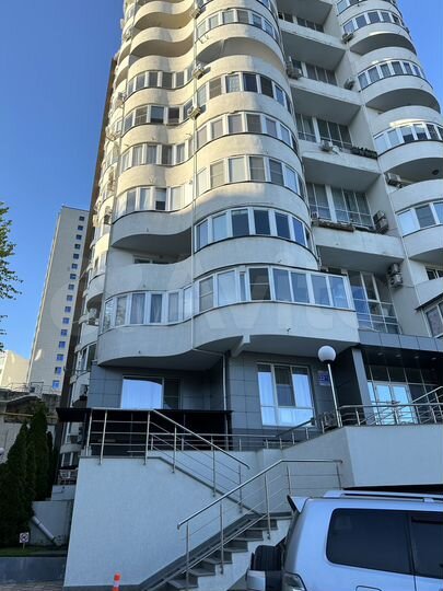 2-к. квартира, 64 м², 2/19 эт.