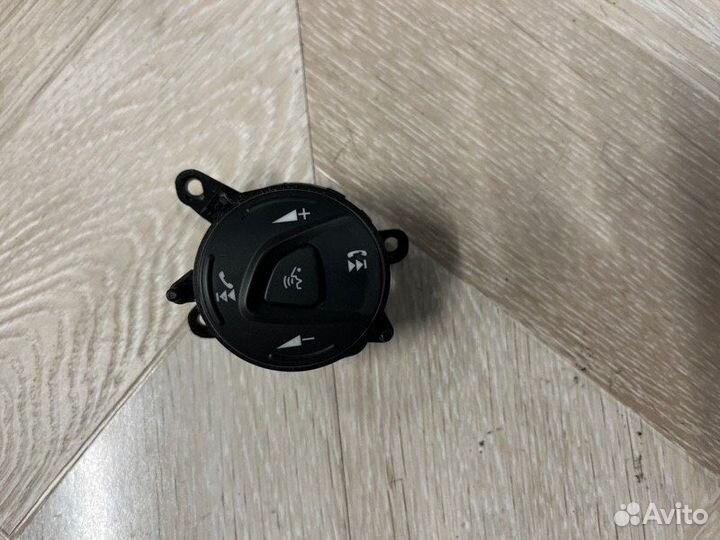 Кнопка управления магнитолой на руль Ford Kuga Cbs