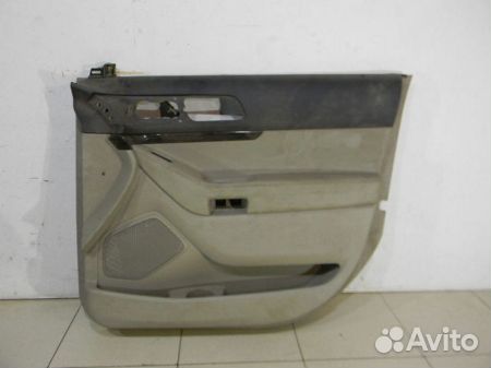 Обшивка двери передней правой