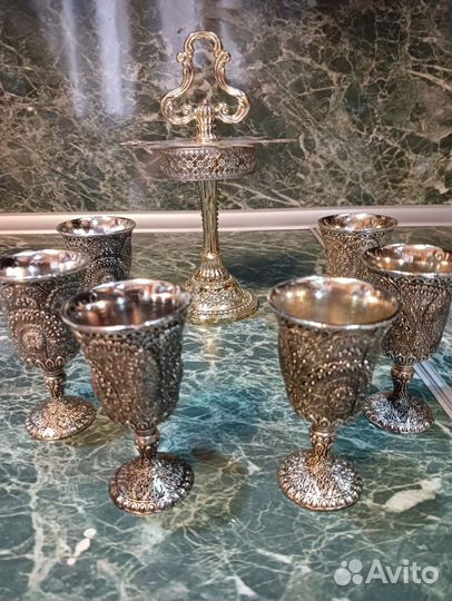 Набор рюмок на подставке