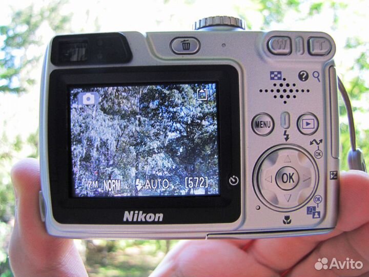 Nikon Coolpix 7900