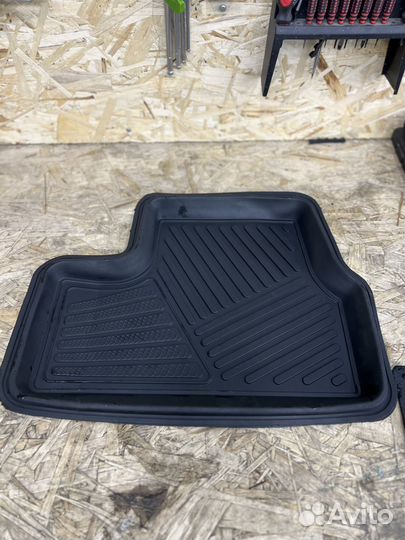 Резиновые коврики на LADA Granta FL