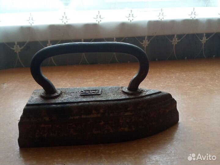 Старый утюг чугун