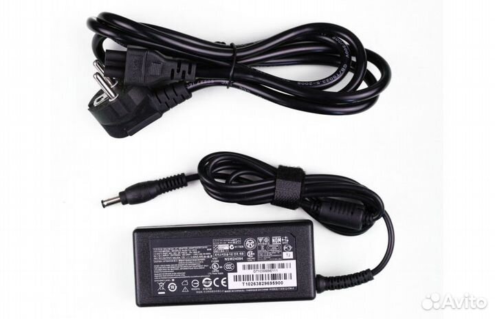 Блок питания (зарядка) Toshiba NB510