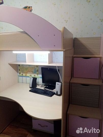 Кровать чердак со столом