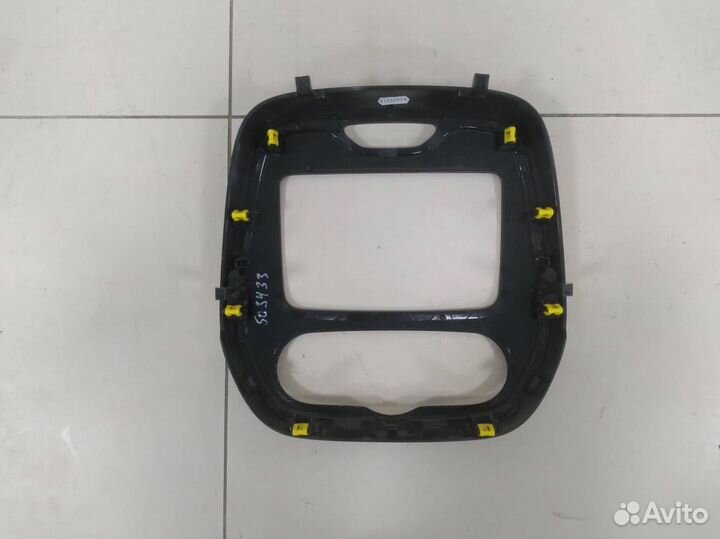 Рамка магнитолы Renault Kaptur 2016