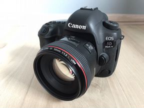 Canon 5D Mark iv + 50mm 1.2 (пробег 500 кадров)