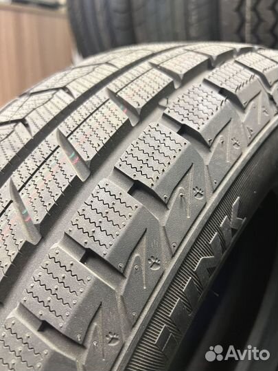 iLink Winter IL868 275/45 R20 147U