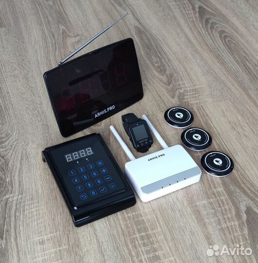 Кнопка вызова официанта, часы, табло, пуль, репите