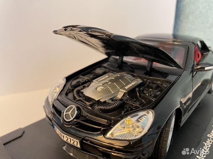 Mercedes-Benz SLK 55 AMG 1:18 / Motor Max