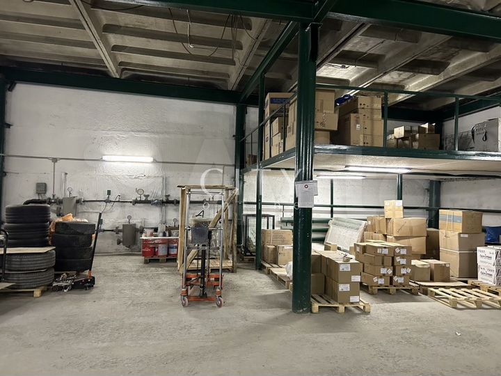 Сто с кранбалкой