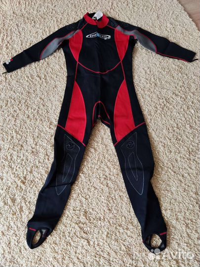 Гидрокостюм