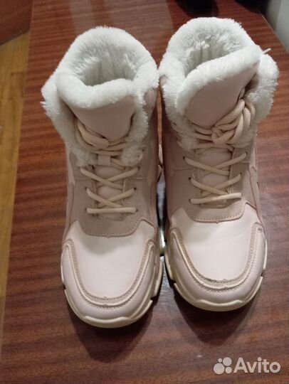 Кроссовки зимние женские