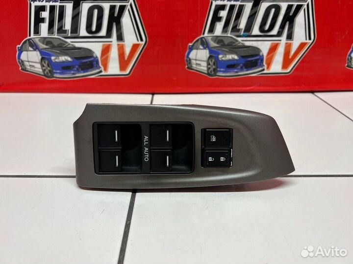 Блок управления стеклоподъемниками Honda Accord