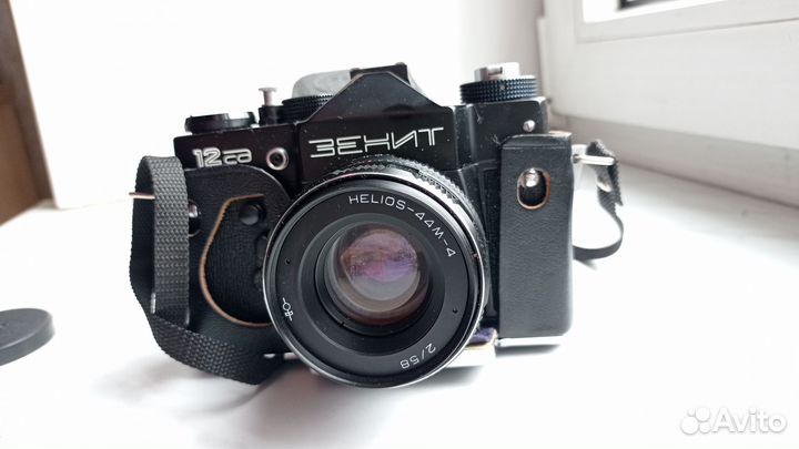 Плёночный фотоаппаратзенит 12сд, об. Helios-44