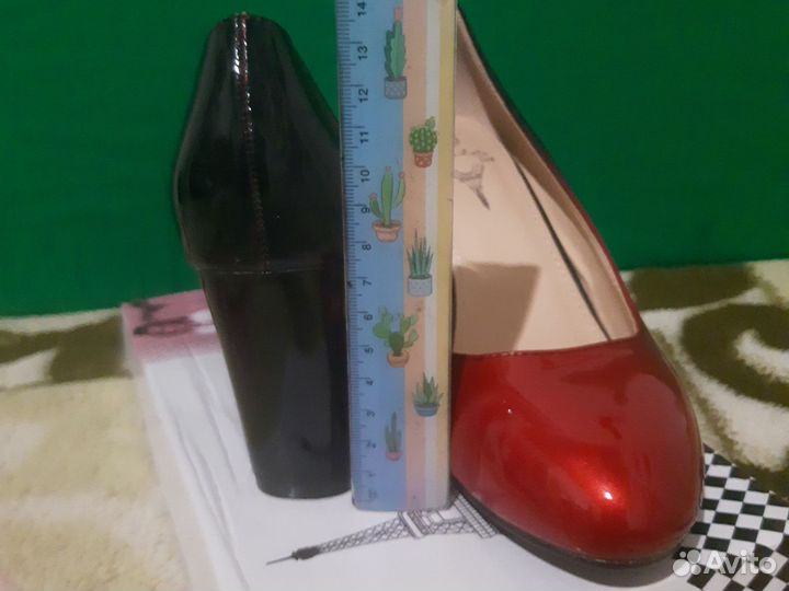 Туфли женские 38 размер новые лак чёрно- красные