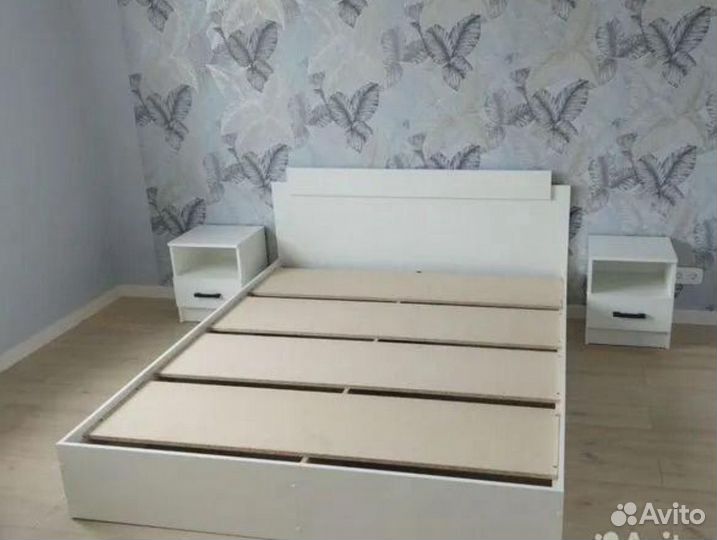 Кровать