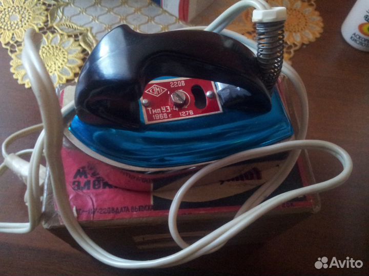 Малогабаритный электро утюг