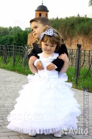 Купили свадебное платье и костюм для жениха