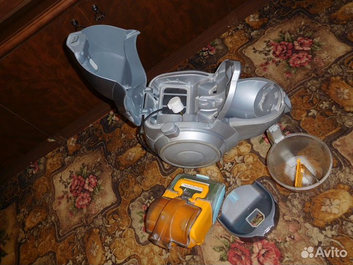 Пылесос LG VK8820HUV kompressor