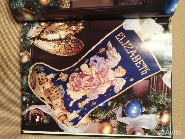 Новогодняя книга со схемами вышивки крестом