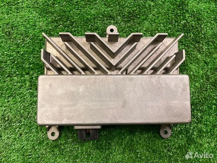 Усилитель аудио системы Mercedes-Benz S-Class W222