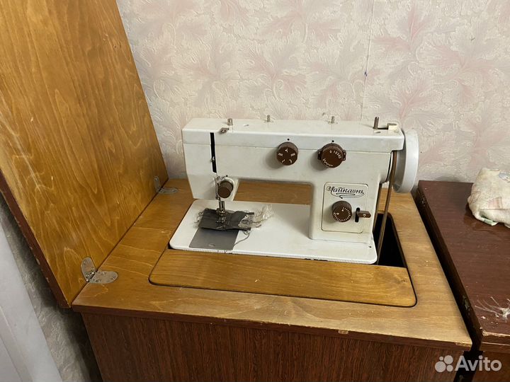 Швейная машина Чайка